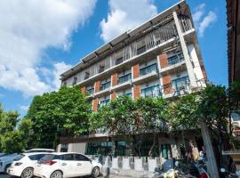 B2 Khamtieng Boutique & Budget Hotel，位于清迈Pa Tan的酒店