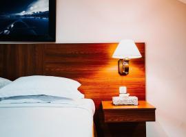 The Priangan Hotel I Yos Sudarso，位于Ciamis的酒店