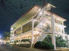 Kingsleys Hotel and Gastro Pub，位于安吉利斯克拉克国际机场 - CRK附近的酒店