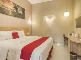 Sunshine Family Homestay near Terminal 1 Juanda Airport