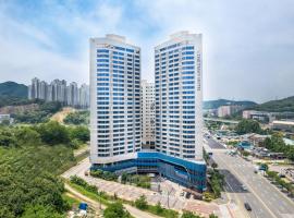 The Triny Urban Suites，位于龙仁市的酒店