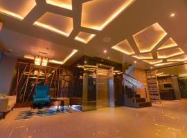 Hotel Estrella，位于独鲁万的酒店