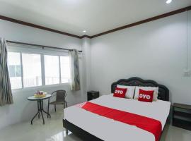 OYO 75394 Sakthong Grand Hotel，位于清孔的酒店