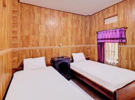 SPOT ON 92028 Hotel Surya Near Pelabuhan Gilimanuk，位于吉利马努克的酒店