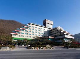 Danyang tourist hotel Edelweiss，位于丹阳的酒店