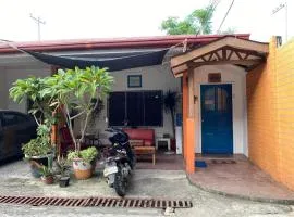 Jiji's Hostel