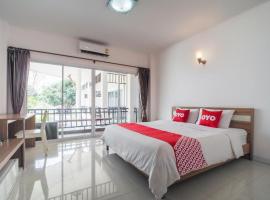 Super OYO 662 Malee Bunga Hotel，位于是拉差的酒店