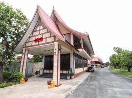OYO 874 Wong Ruean Thai Resort，位于呵叻的酒店