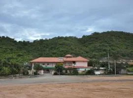 Wattana Hill Resort