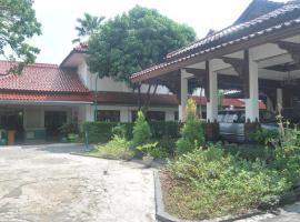 SADINAH SAHID JOSODIPURO HOTEL，位于梭罗梭罗国际机场 - SOC附近的酒店