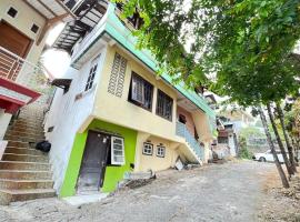 OYO 93277 Villa Kemiloko Syariah，位于Prigen的酒店