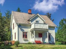 Three-Bedroom Holiday Home In Eksharad，位于Ekshärad的酒店