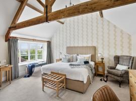 The Mole Resort - Hotel rooms，位于Umberleigh Bridge的带热水浴缸的酒店