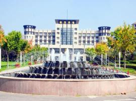 Qingdao Royal Garden Hotel，位于青岛的酒店