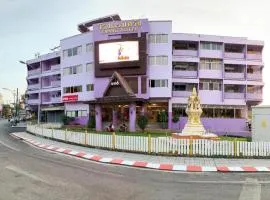 OYO 565 Trang Hotel