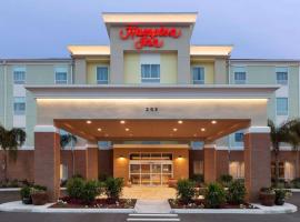 Hampton Inn Bartow，位于巴托的酒店