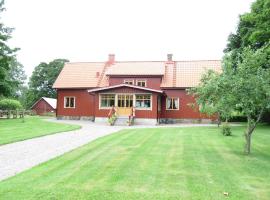 Karlsberg Gård B&B，位于Tvååker的住宿加早餐旅馆