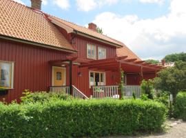 Karlsberg Gård B&B，位于Tvååker的酒店