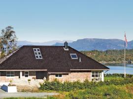 伦德格伦霍姆维克度假屋，位于Grimsland的酒店