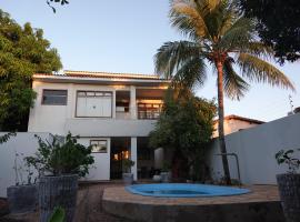 Pousada Solar dos P&aacute;ssaros，位于龙多诺波利斯的住宿