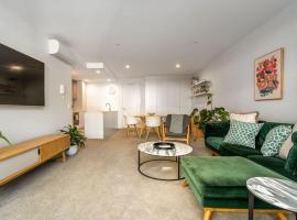 Modish Apartment near Parliamentary Triangle - Hosted by CanStay，位于金斯顿的酒店