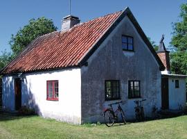 2 Bedroom Nice Home In Fårösund，位于福勒松德的酒店