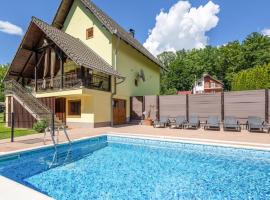 3 Bedroom Cozy Home In Brestovac，位于Novo Zvecevo的酒店