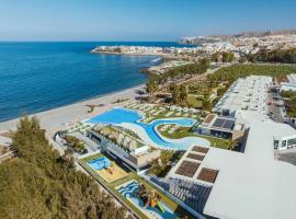 Resort Cordial Santa Águeda & Perchel Beach Club，位于阿吉内金海滩的酒店