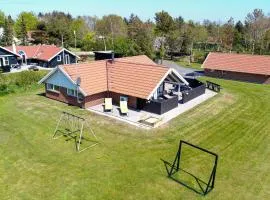 Four-Bedroom Holiday Home In Blavand