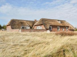Gorgeous Home In Ringkøbing With Sauna，位于灵克宾的酒店