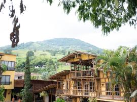 Hotel Pachamama Campestre，位于多斯克布拉达斯的酒店