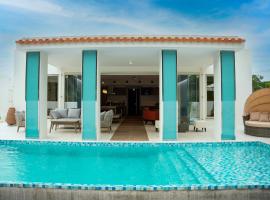 pool villa Sanrriott Okinawa Motobu，位于本部的酒店