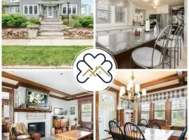 Spacious 4-Bedroom Home 1 Mile to Notre Dame Stadium