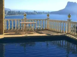 Villa Fantastica con vistas a la bahia y con pisciana