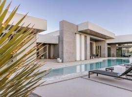 Vanguard by Fieldtrip 5 Bd Private Luxury with Infinity Pool Game Room，位于丝兰谷的酒店
