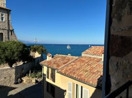 La Pablita, Vieil Antibes, Remparts，位于昂蒂布的酒店