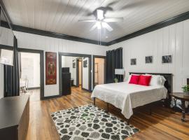 Modern Greenwood Studio Less Than 1 Mi to Downtown!