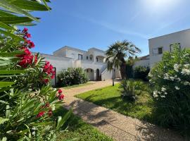 Beach Cannes Bungalows，位于勒卡内的酒店