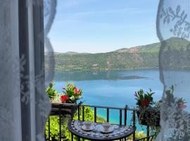 B&B Carpe Diem vista lago，位于冈多菲堡的酒店