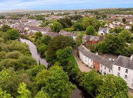 Riverside Townhouse Antrim，位于安特里姆的酒店