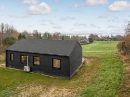 Nice Home In Vordingborg With Wifi，位于沃尔丁堡的酒店