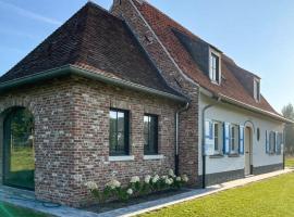 Lovely Home In Knesselare With Wifi，位于克涅瑟拉尔的酒店