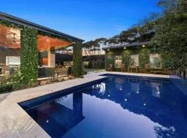 Aroha Moana - Luxe Entertainer with Pool & Playground
