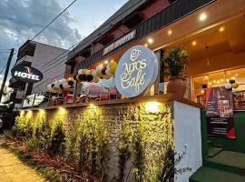 Altos Irigoyen Hotel，位于Bernardo de Irigoyen的酒店