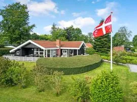 Holiday Home Nøddevænget Hejls Vi