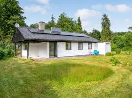 Three-Bedroom Holiday Home In Knebel