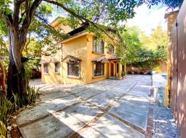 CasonaPalmira alberca climatizada en zona exclusiva，位于库埃纳瓦卡的乡村别墅