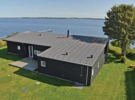 Holiday Home Roslev With A Fireplace 01，位于Øster Lyby的酒店