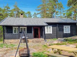3 Bedroom Lake Front Home In Sperrebotn，位于Sperrebotn的酒店