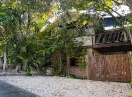 Amaroo - Bring your own linen